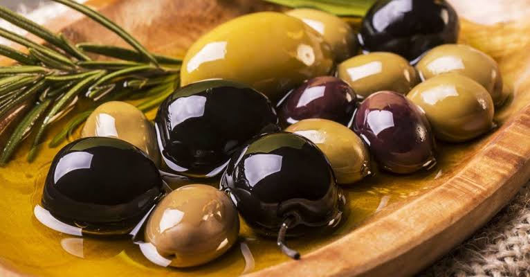 Everything You Need to Know About Olives: Health Benefits, Nutrition, and the Best Ways to Enjoy Them - Hasan Jasim