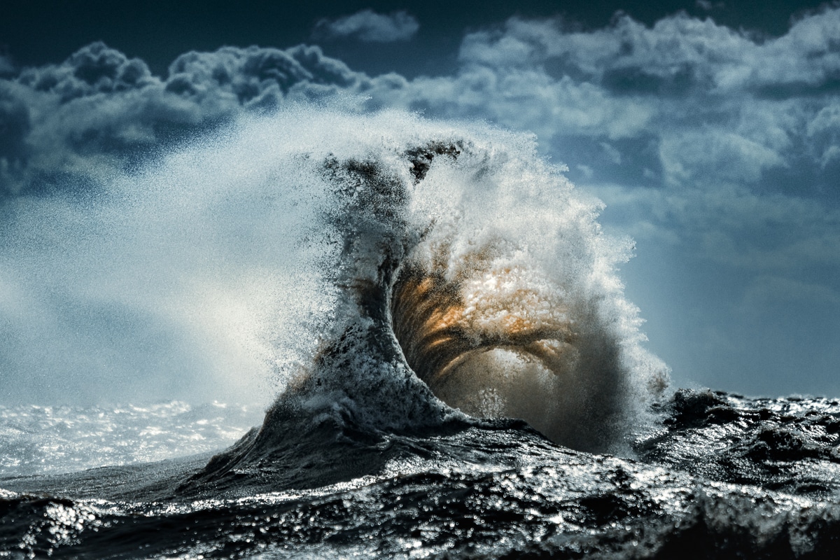 Photographer Survives Severe Storms to Capture Dramatic Images of Waves