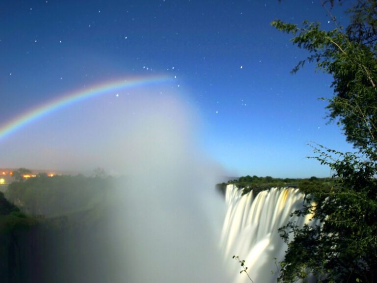 Have You Ever Seen a Moonbow? A Beautiful Nighttime Rainbow Hasan Jasim