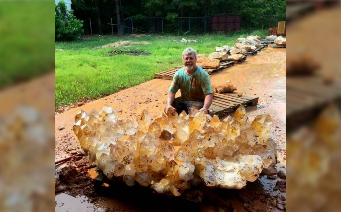 Coleman Mine the Best Place to Find Quartz Crystals Hasan Jasim